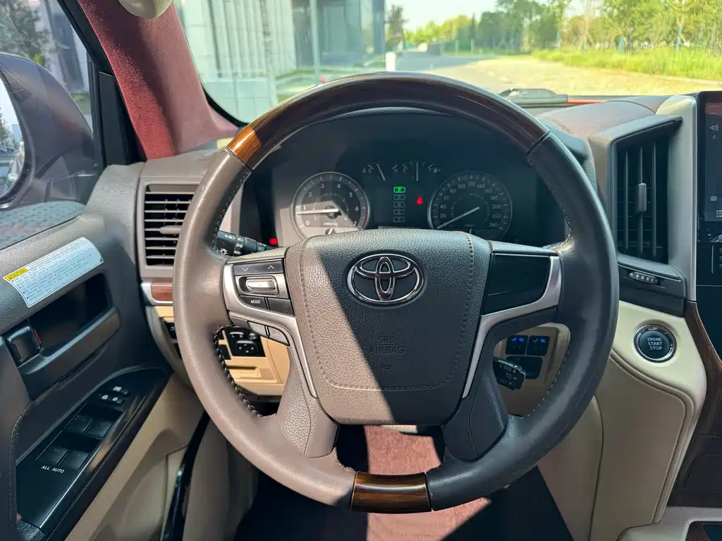 Toyota Land Cruiser — миниатюра 17