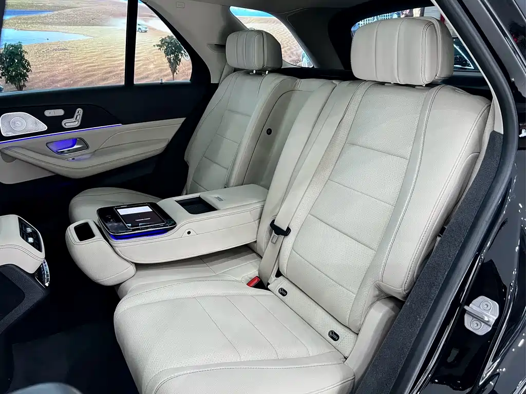 Mercedes-Benz GLE (Import) — миниатюра 11