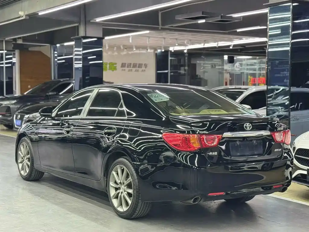 Toyota Reiz 2010 2.5V