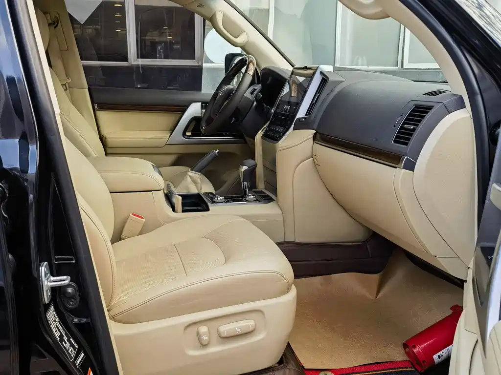Toyota Land Cruiser 2018 5.7L VX-R