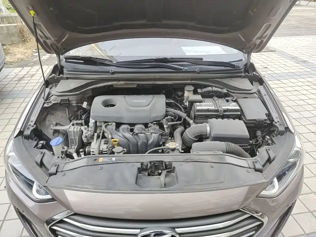 Hyundai Elantra — миниатюра 20
