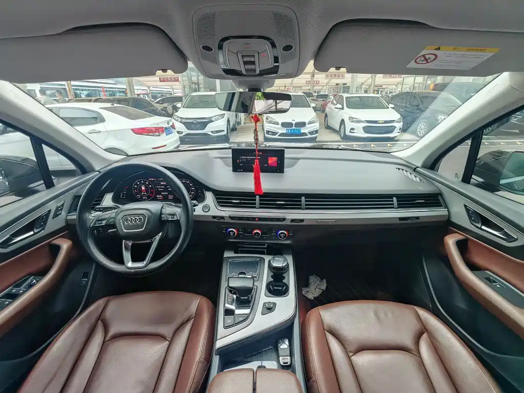 Audi Q7 — миниатюра 5