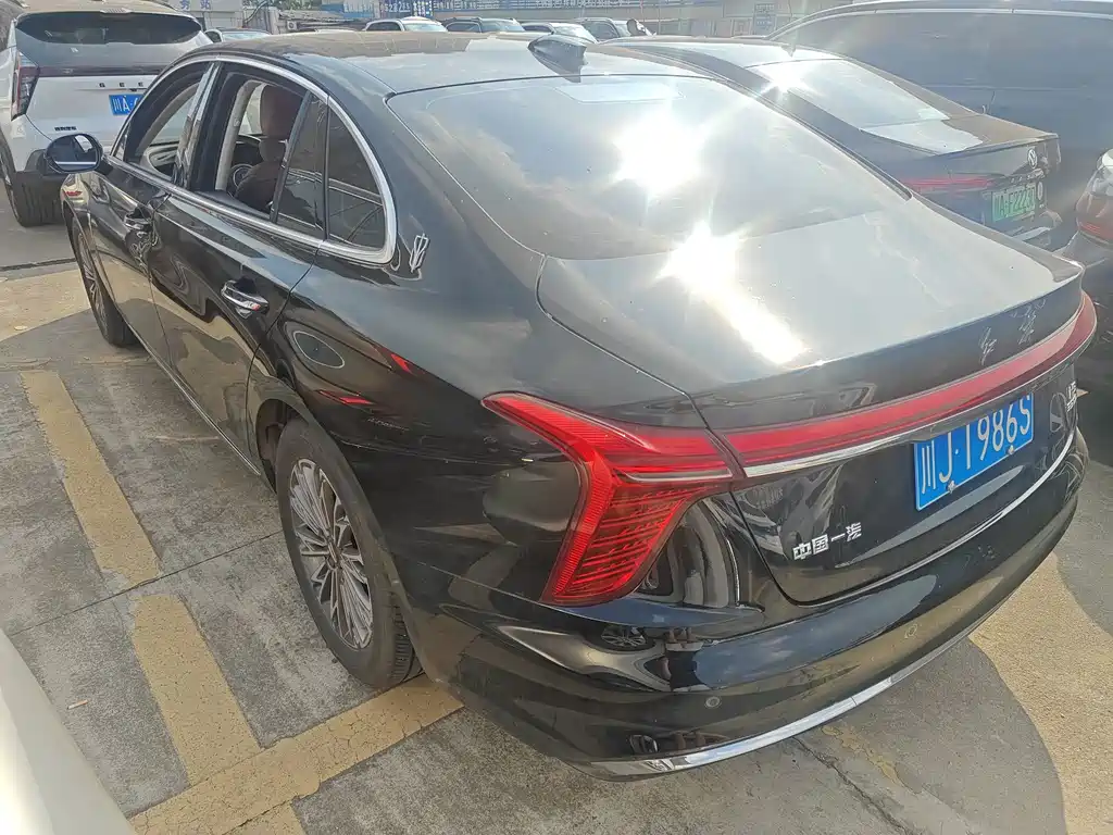 Hongqi Hongqi H5 — миниатюра 14