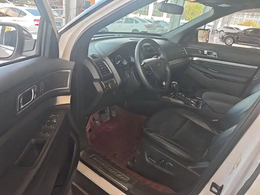 Ford Explorer (Import) — миниатюра 16