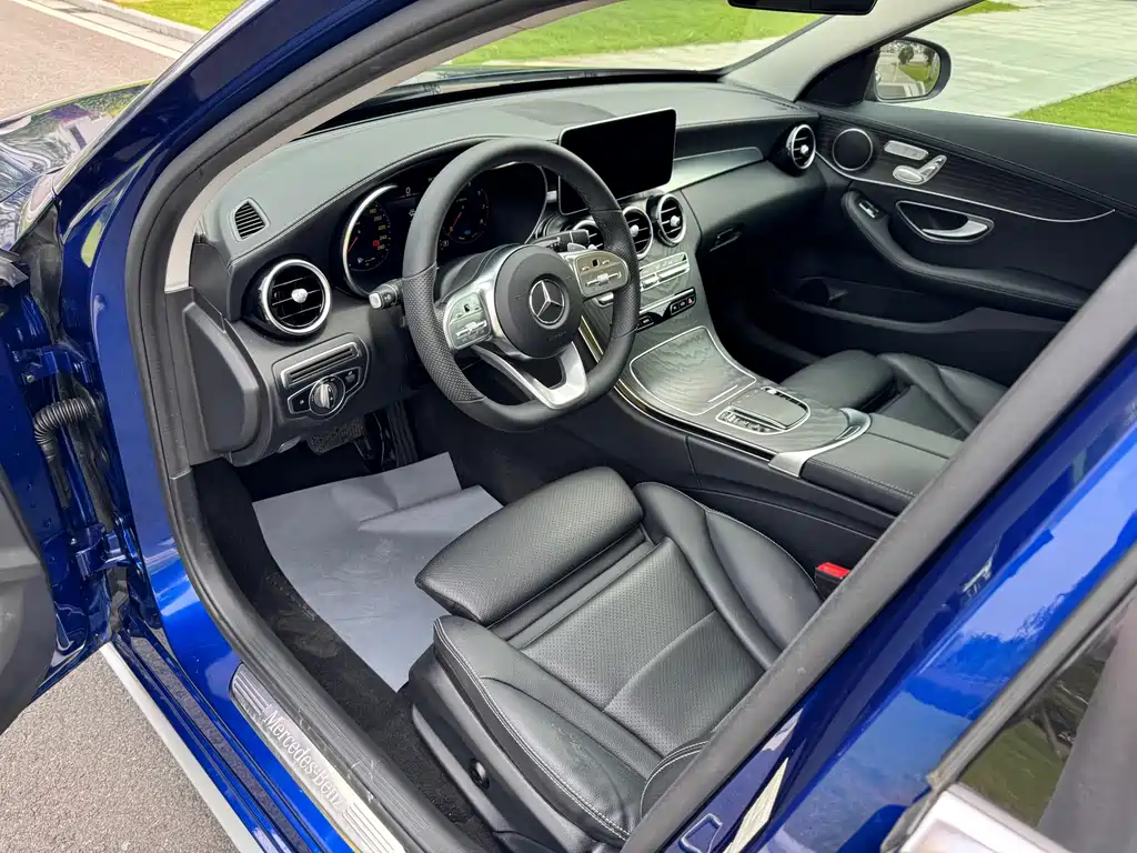 Mercedes-Benz C-Class — миниатюра 3