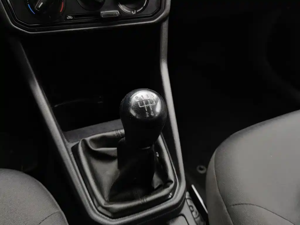 Volkswagen Jetta — миниатюра 13