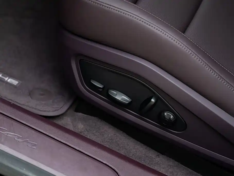 Porsche Taycan — миниатюра 19