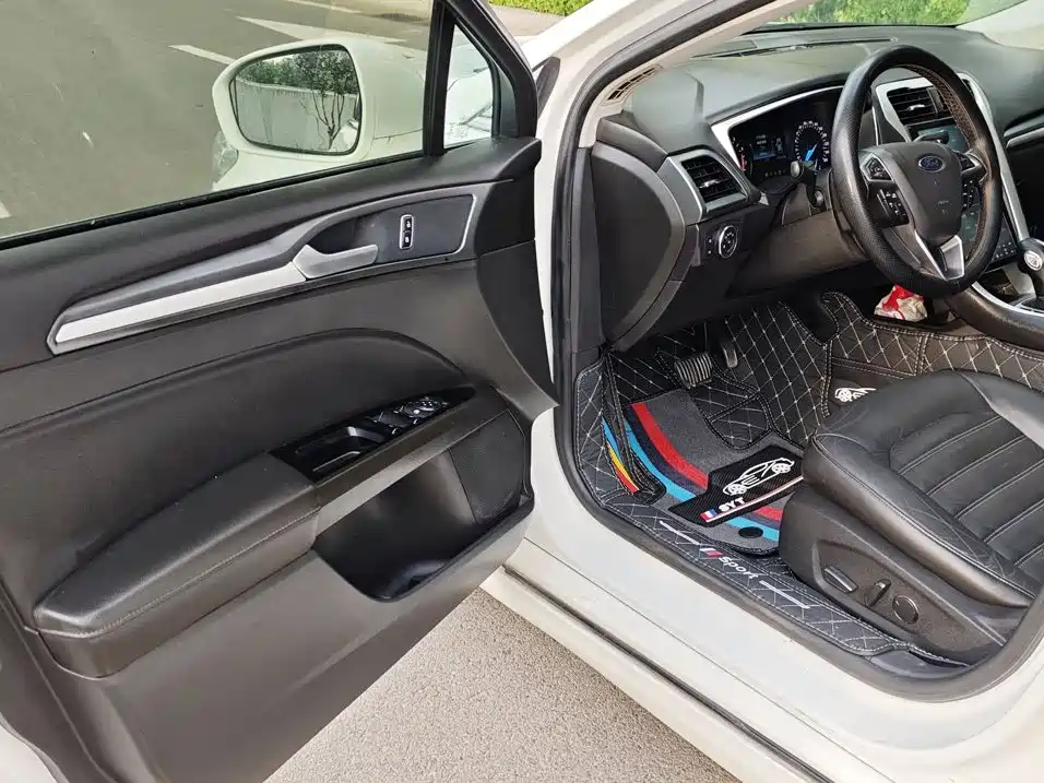 Ford Mondeo — миниатюра 6