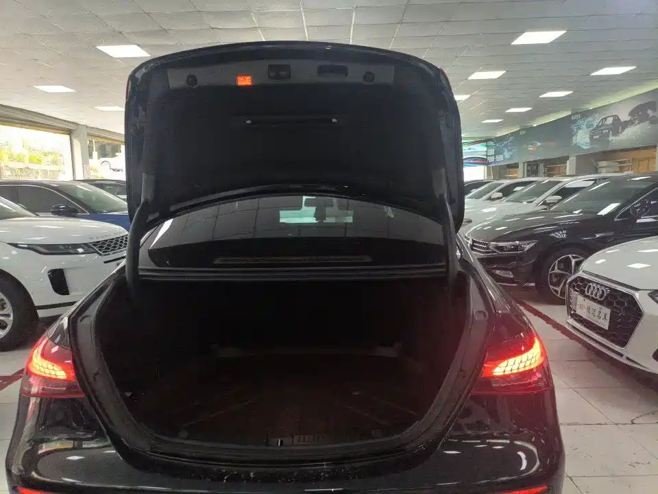 Mercedes-Benz E-Class — миниатюра 4
