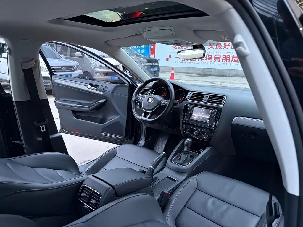 Volkswagen Sagitar — миниатюра 8