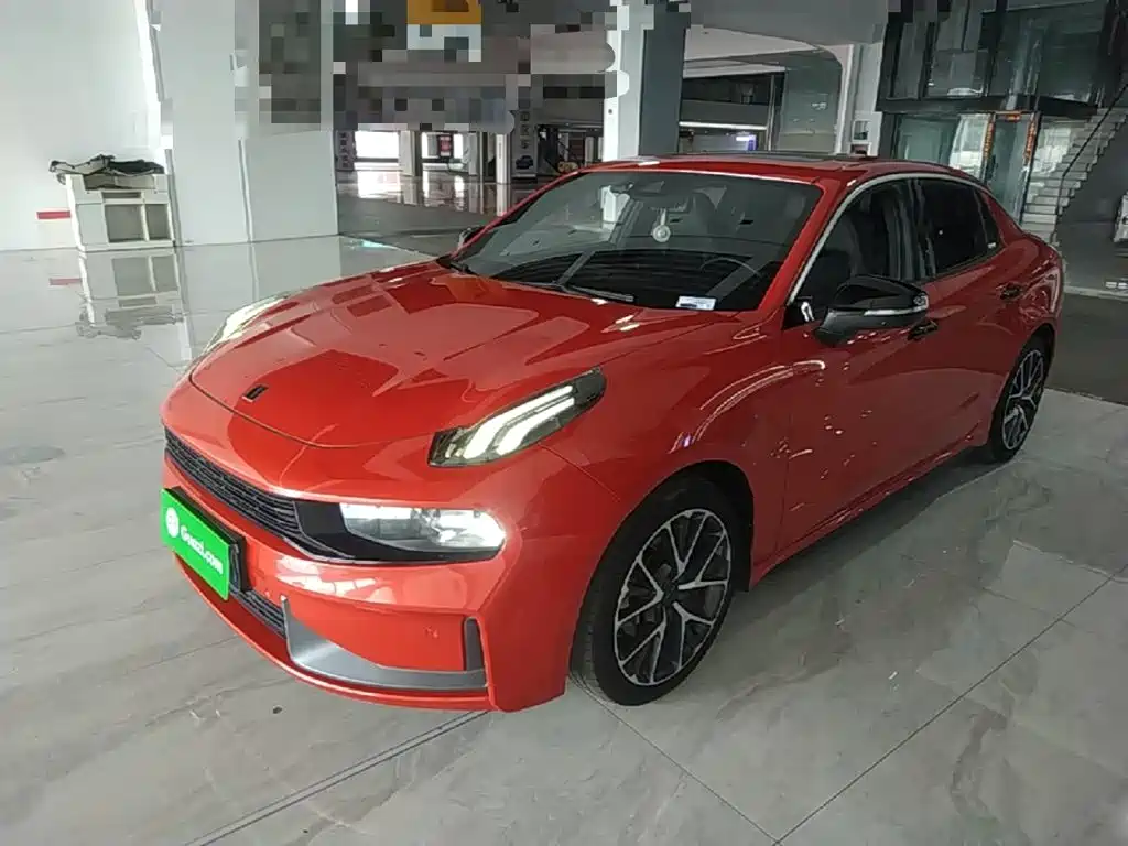Lynk & Co 03