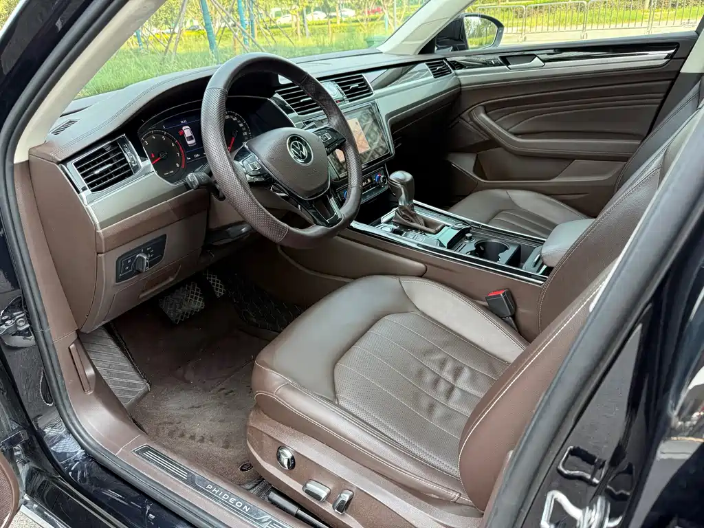 Volkswagen Phideon — миниатюра 6