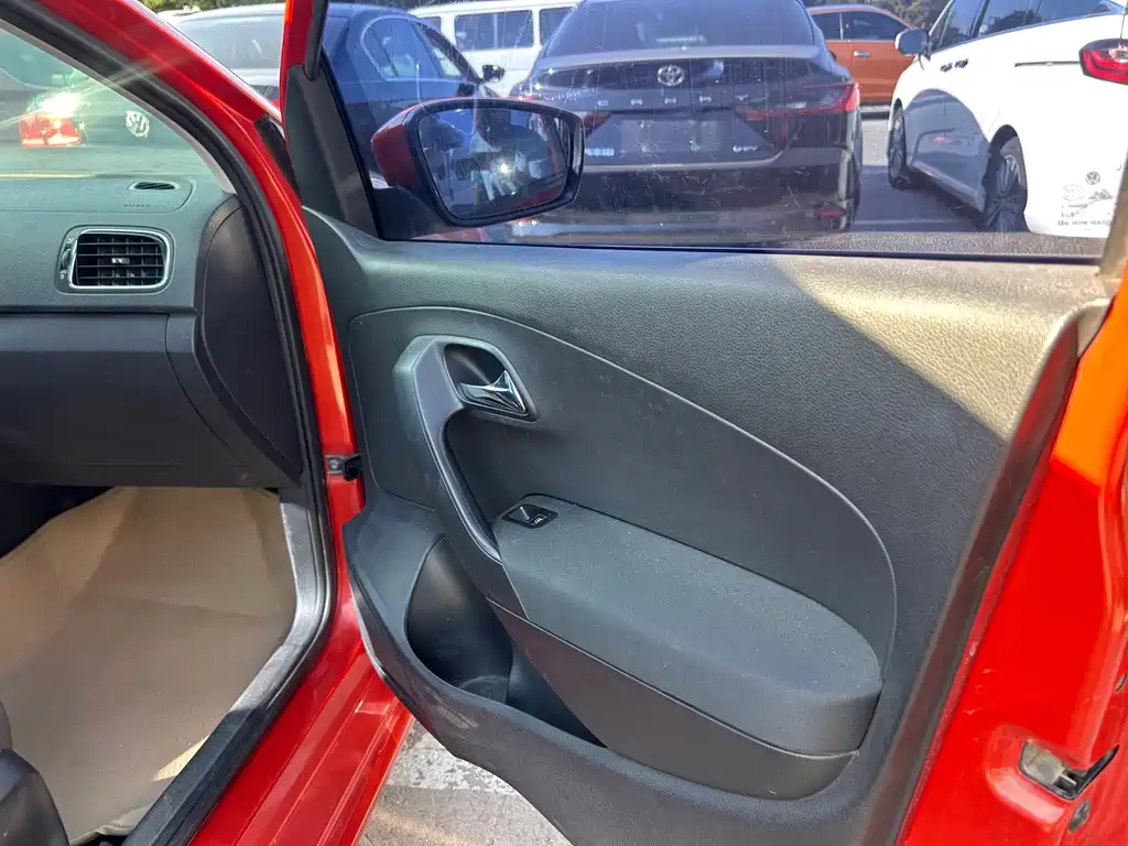Volkswagen Polo — миниатюра 18