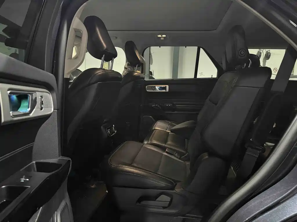 Ford Explorer — миниатюра 12