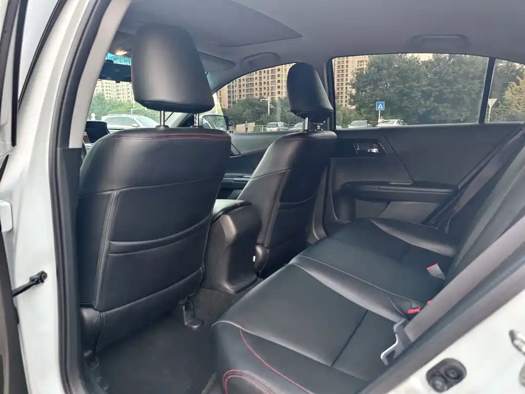 Honda Accord — миниатюра 10