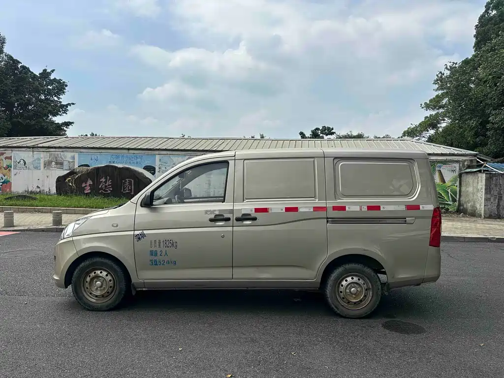 Wuling Rongguang V — миниатюра 12