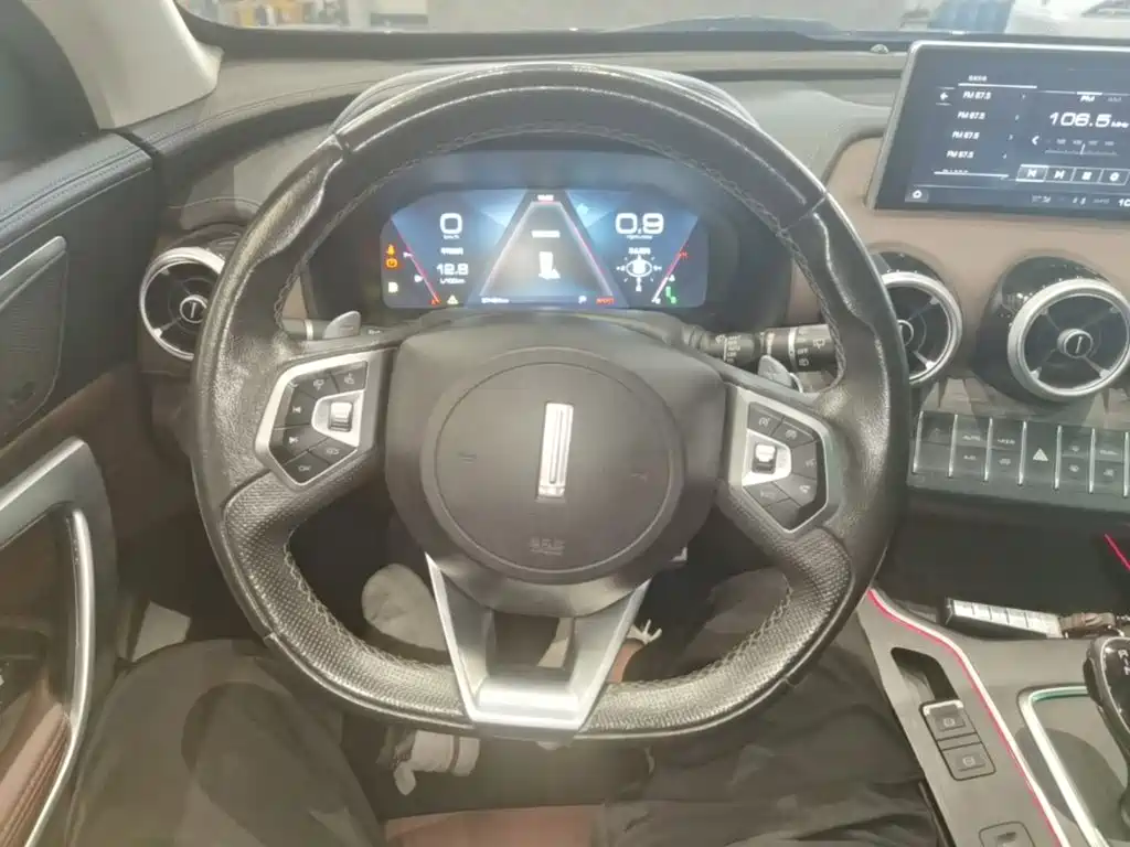 Wey Wey VV7 — миниатюра 11