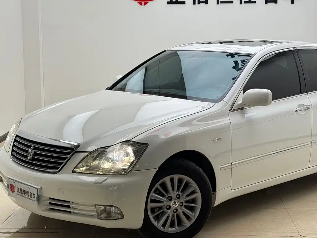 Toyota Crown — миниатюра 34