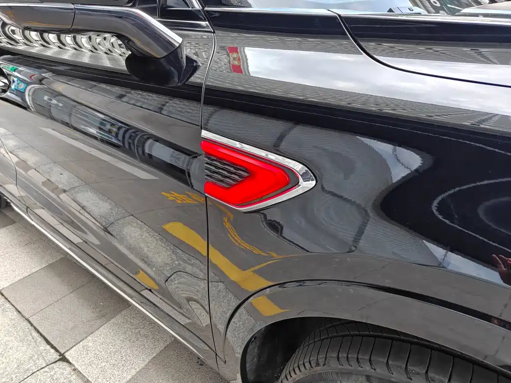 Hongqi Hongqi HS5 — миниатюра 14