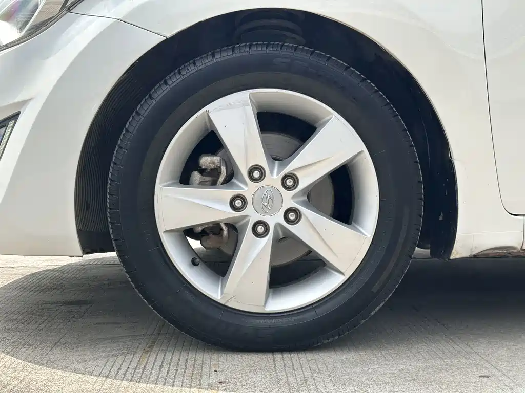 Hyundai Elantra Langdong — миниатюра 6