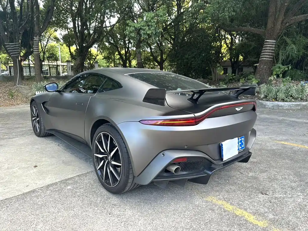 Aston Martin V8 Vantage — миниатюра 8