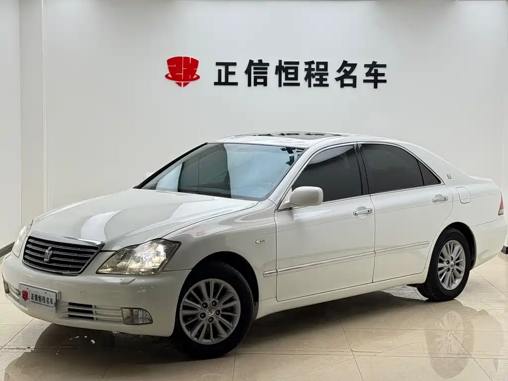Toyota Crown — миниатюра 31