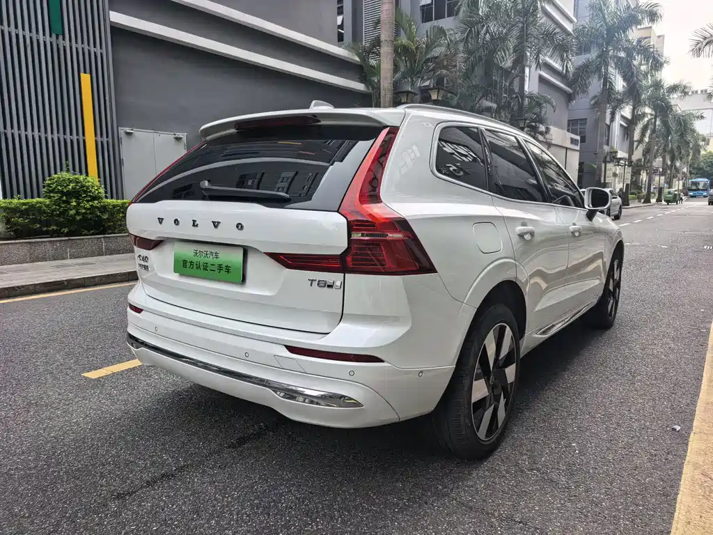 Volvo XC60 PHEV — миниатюра 16