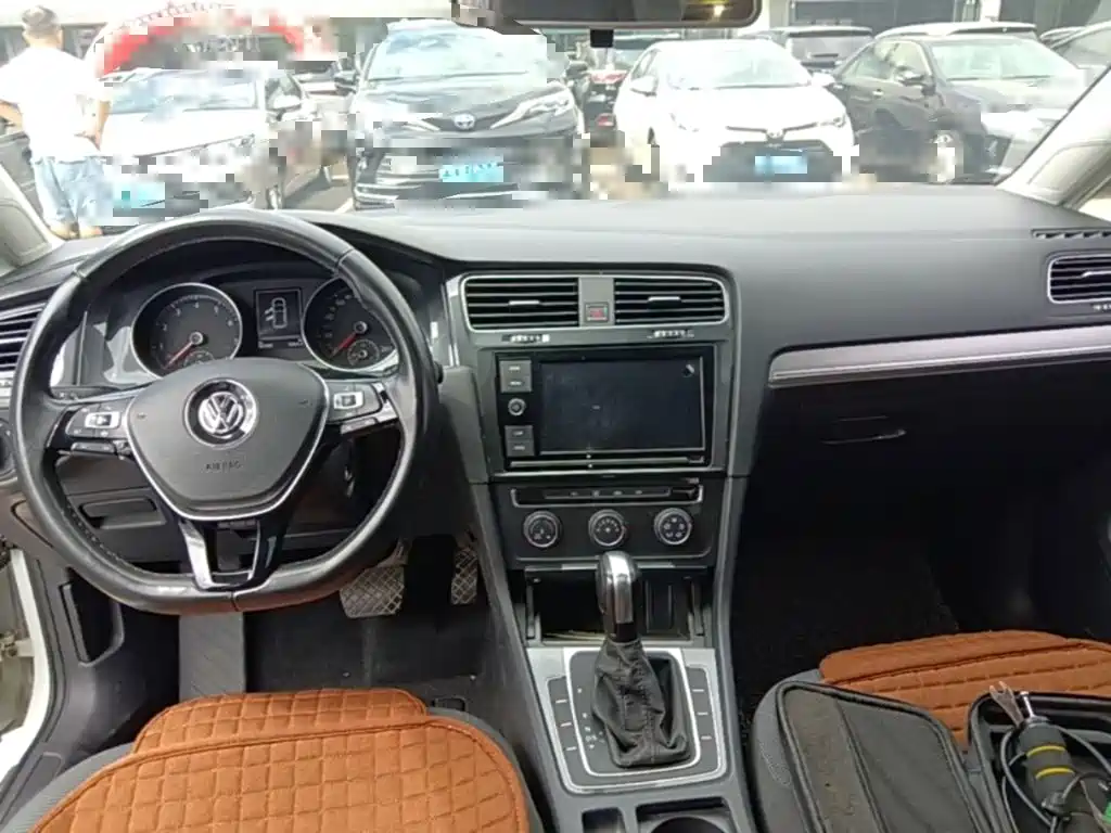 Volkswagen Golf — миниатюра 14