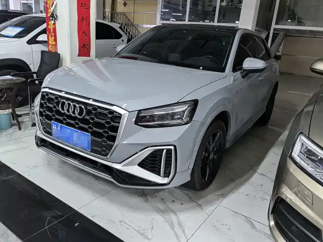 Audi Q2L