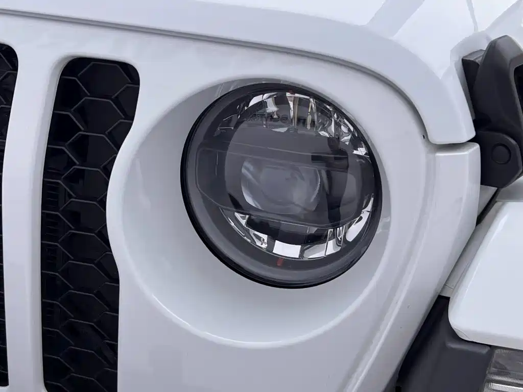 Jeep Wrangler PHEV — миниатюра 12