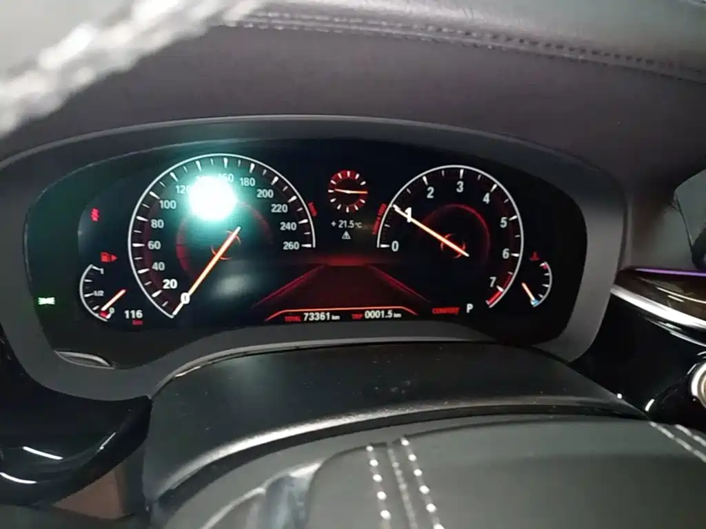 BMW 5 Series — миниатюра 12