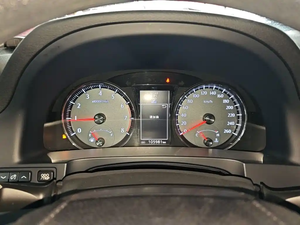 Toyota Crown — миниатюра 12