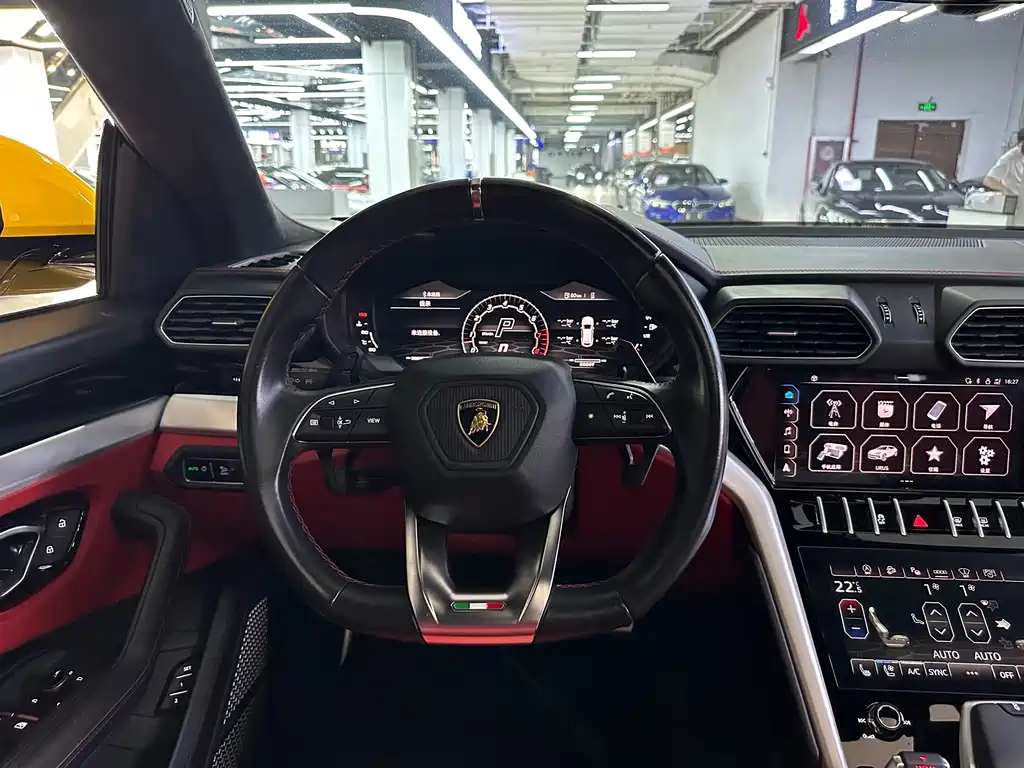 Lamborghini Urus — миниатюра 9