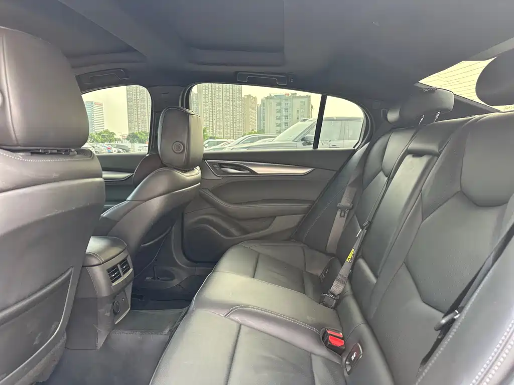Cadillac CT5 — миниатюра 8