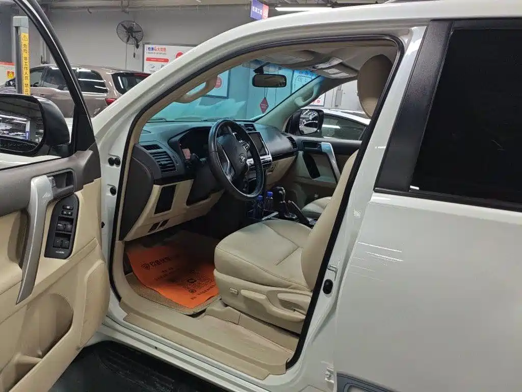 Toyota Prado (Import) — миниатюра 8