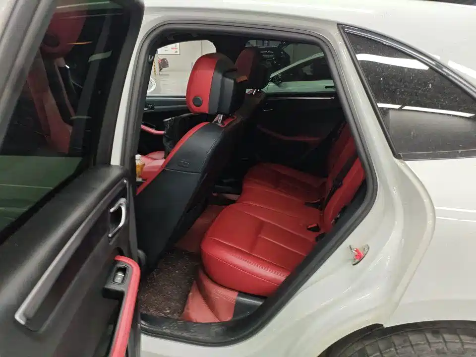 Porsche Macan — миниатюра 8