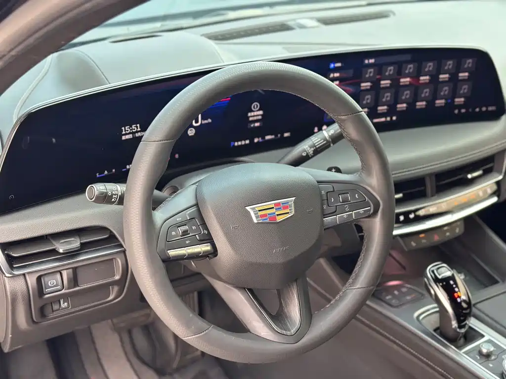 Cadillac CT5 — миниатюра 6