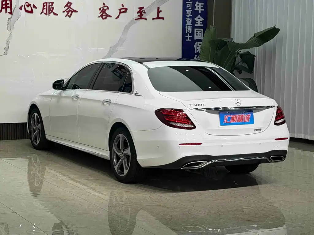 Mercedes-Benz E-Class — миниатюра 21