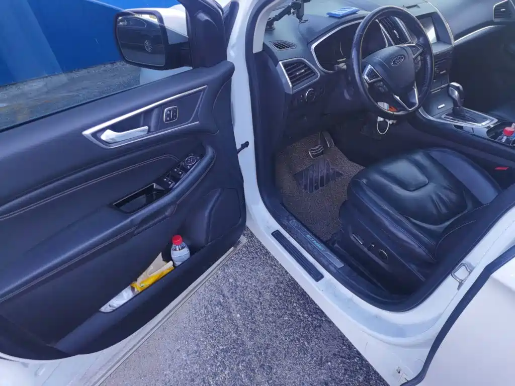Ford Edge — миниатюра 12