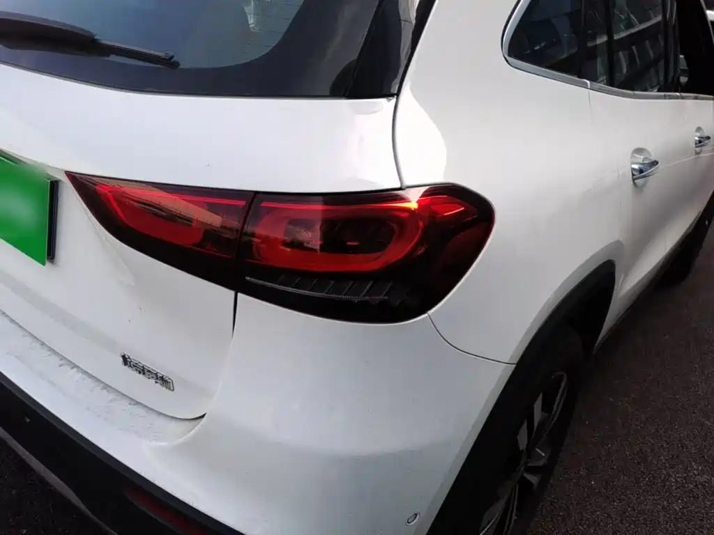 Mercedes-Benz GLA — миниатюра 8
