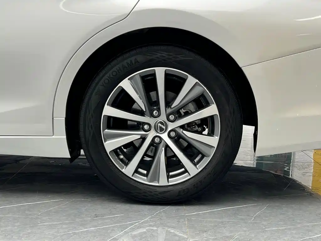 Lexus ES — миниатюра 24