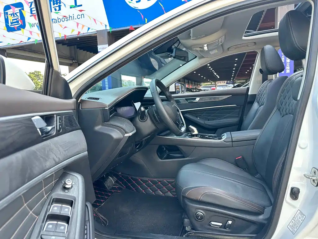 DONGFENG YI HYUN MAX