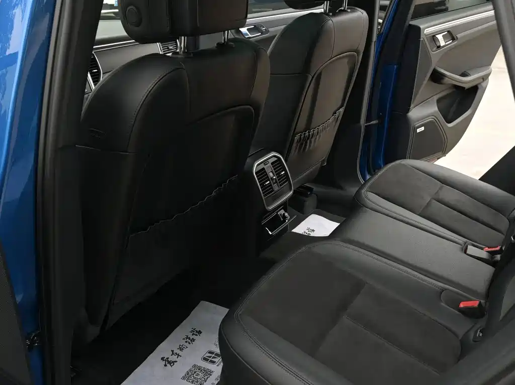 Porsche Macan — миниатюра 8