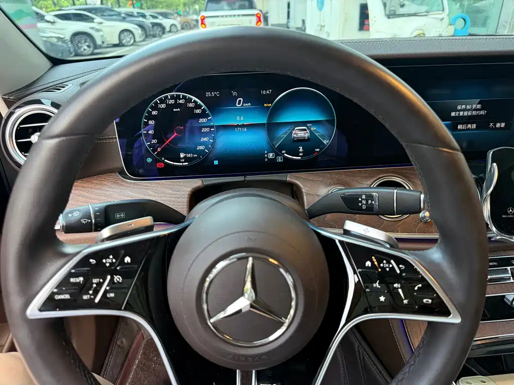 Mercedes-Benz E-Class — миниатюра 12