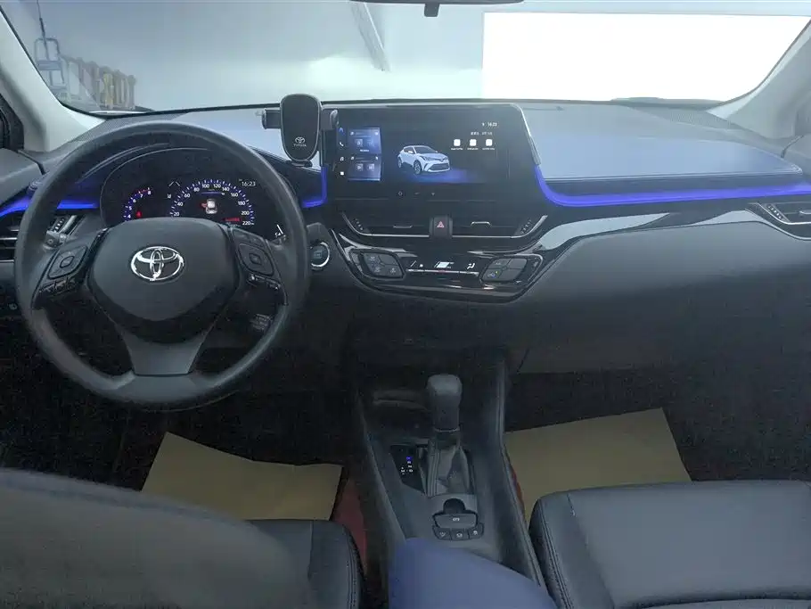 TOYOTA C HR