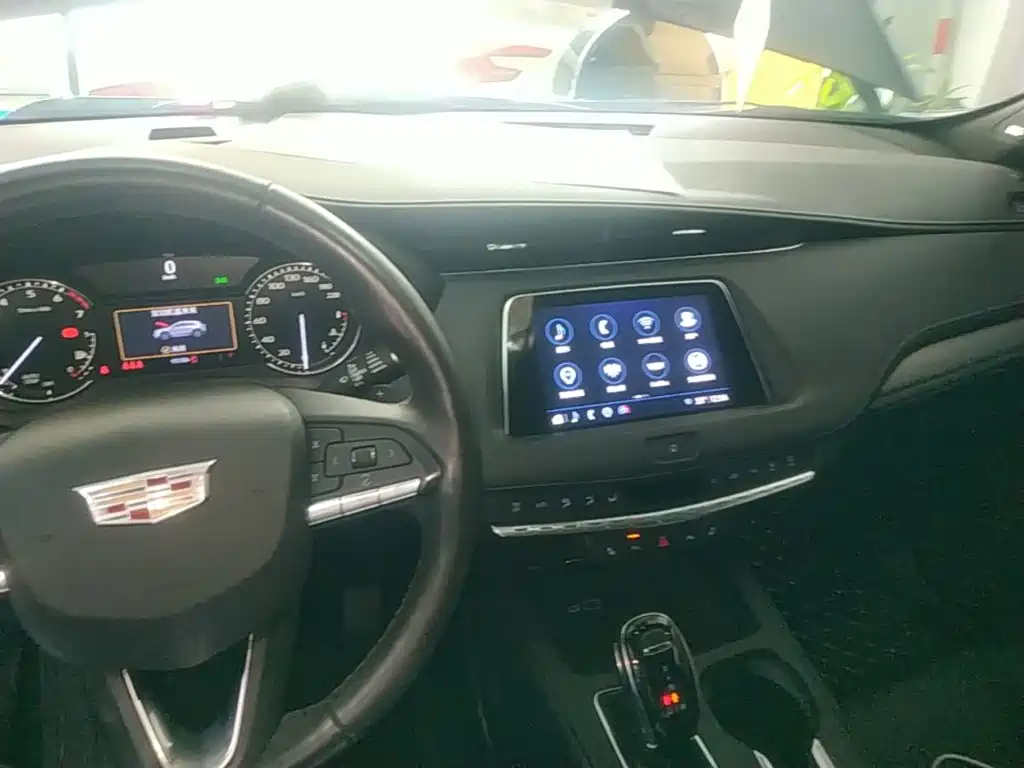 Cadillac XT4 — миниатюра 10