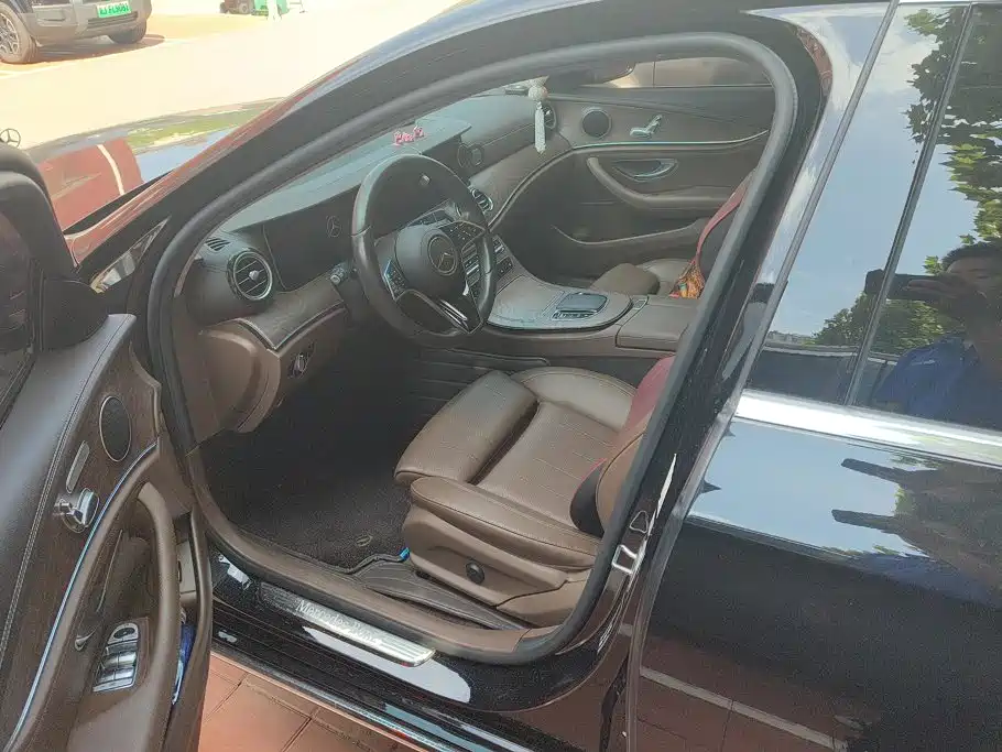 Mercedes-Benz E-Class — миниатюра 9