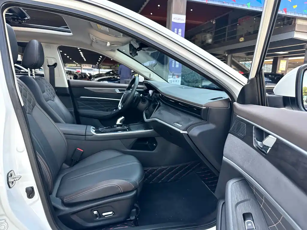 DONGFENG YI HYUN MAX