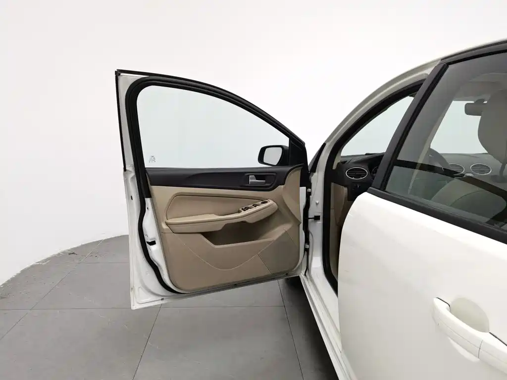 Ford Focus — миниатюра 8