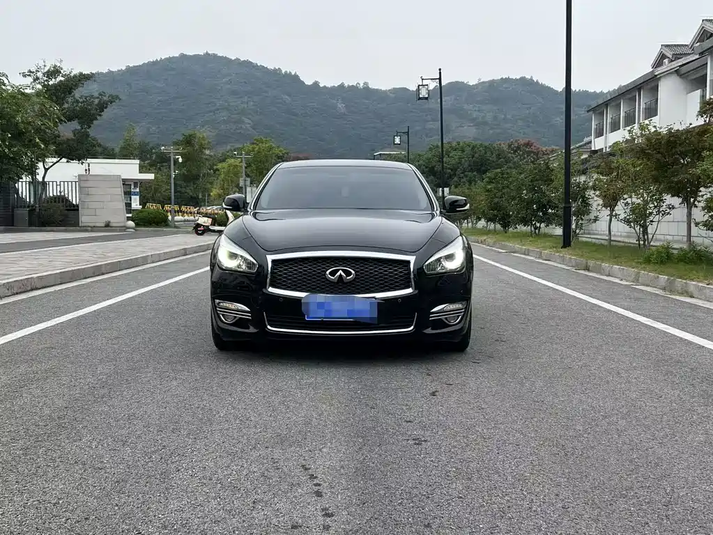 Infiniti Q70 — миниатюра 2